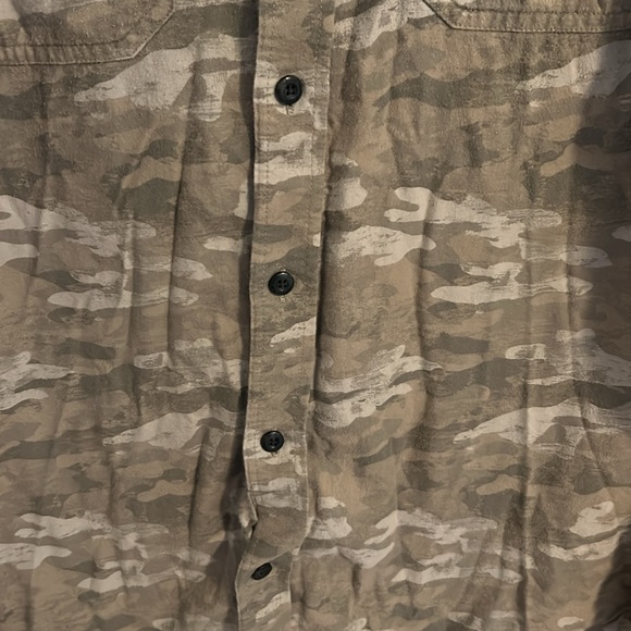 L.L. Bean Camouflaged Long Sleeve Button up Shirt Size XL. 100% Warm Cotton - Picture 5 of 11